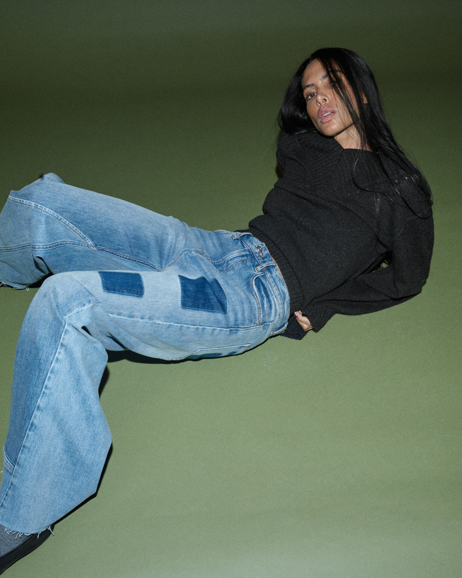 Modelshot / Light Blue Denim / Detail